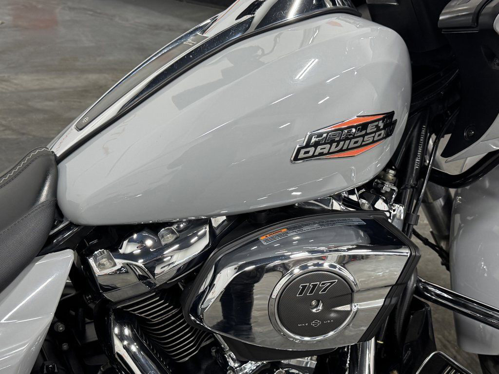 Road Glide®