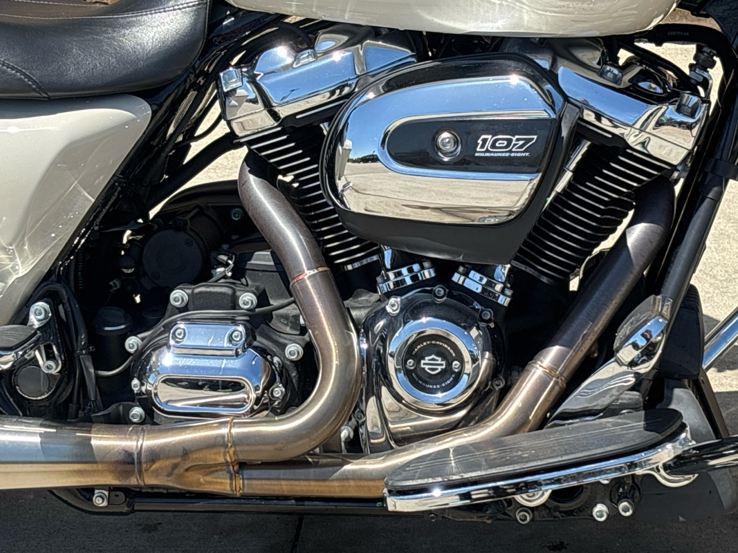 Road Glide®