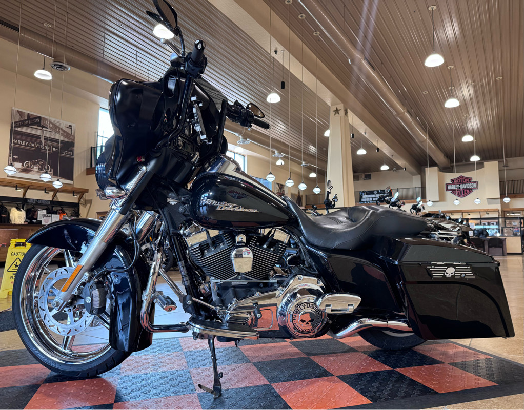 Street Glide®