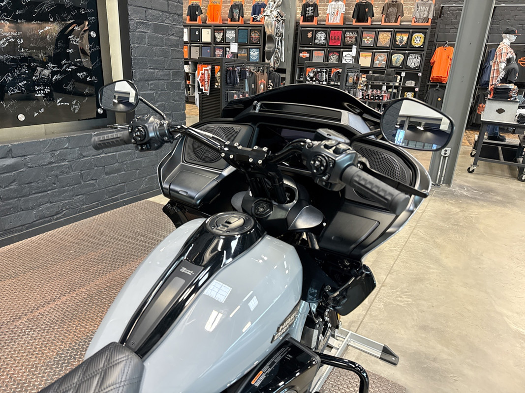 Road Glide®
