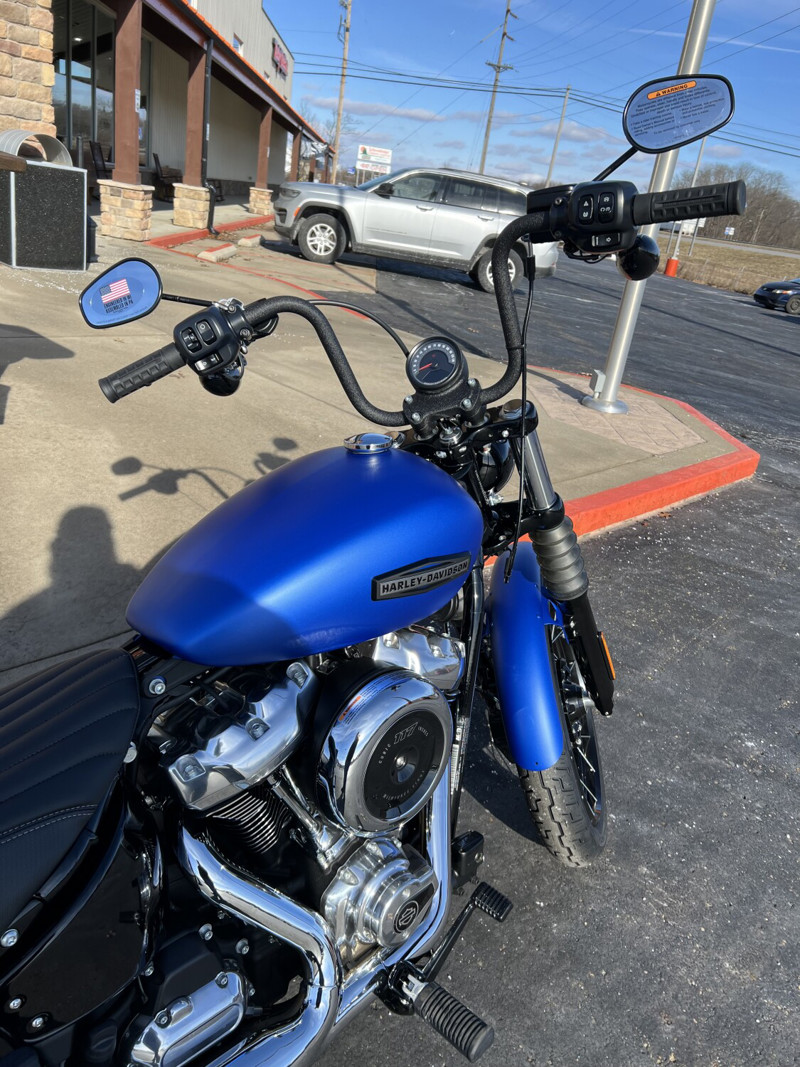 Street Bob®