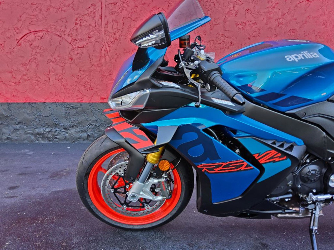 RSV4 1100