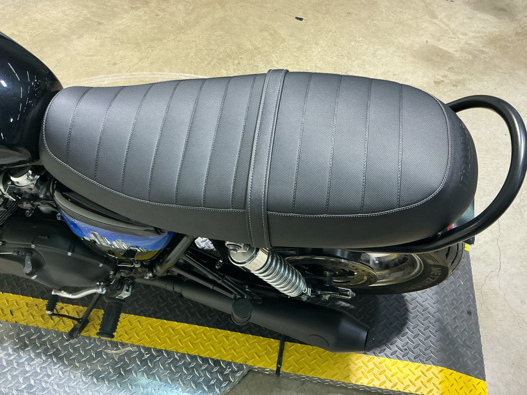 Bonneville T-100