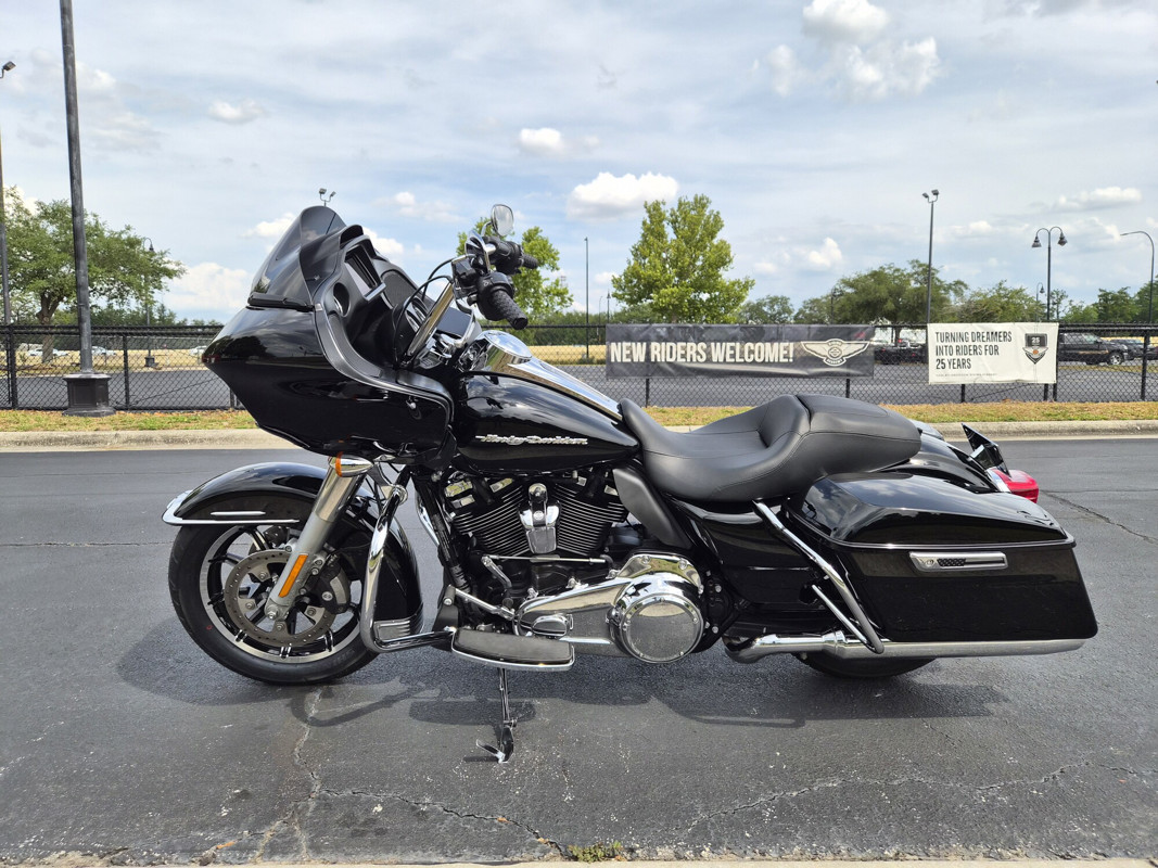 Road Glide®