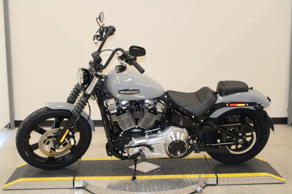 Street Bob®