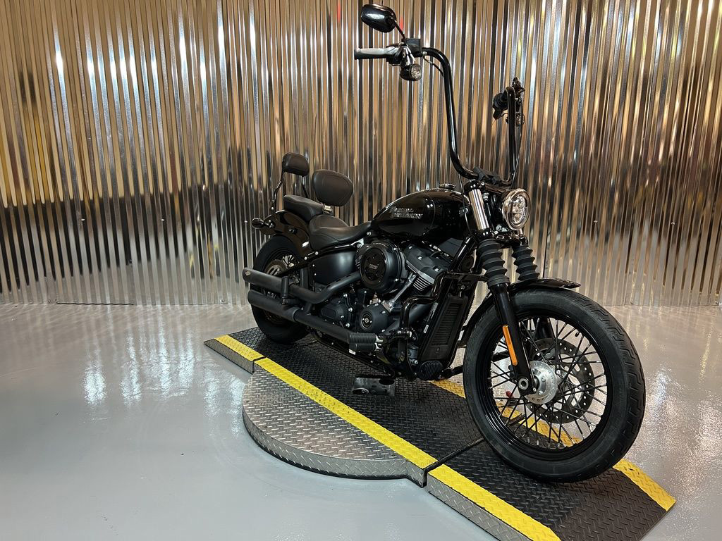 Street Bob®