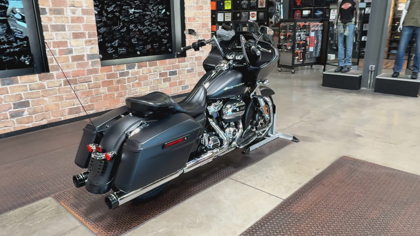 Road Glide®