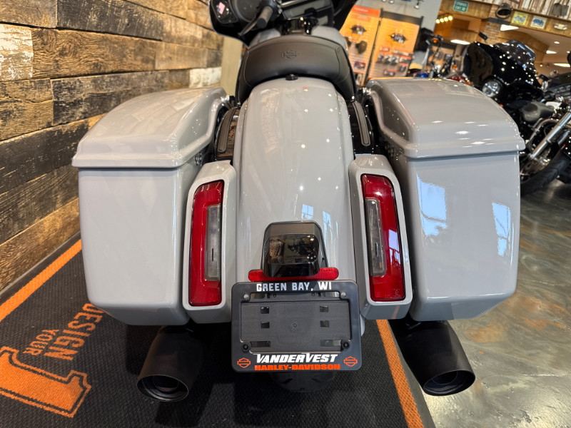 Street Glide®