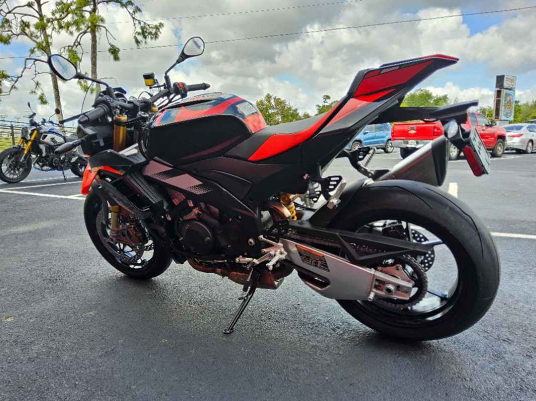 Tuono V4 1100 Factory