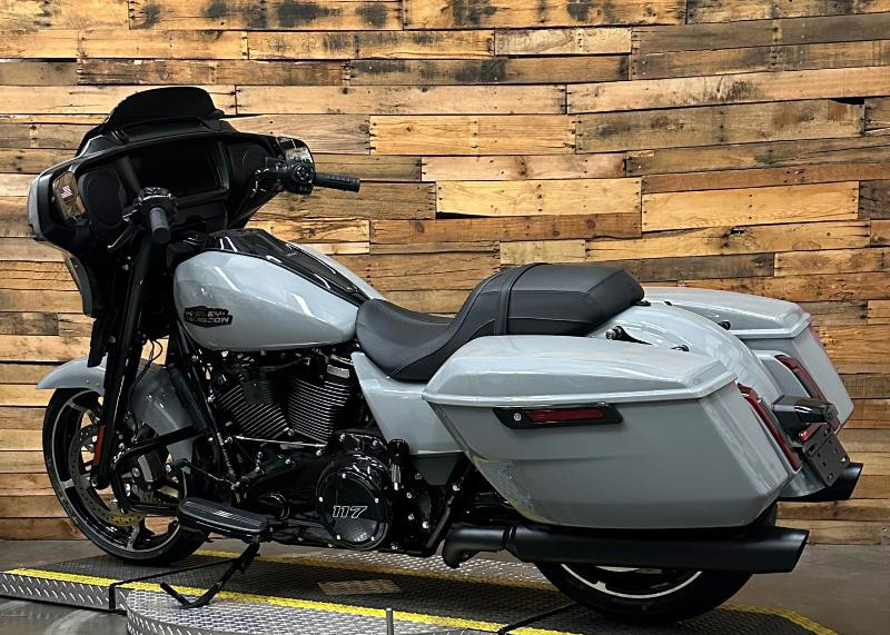 Street Glide®