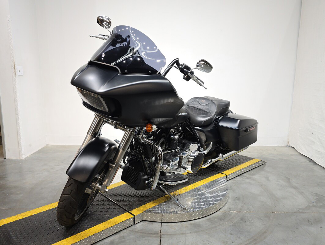 Road Glide®