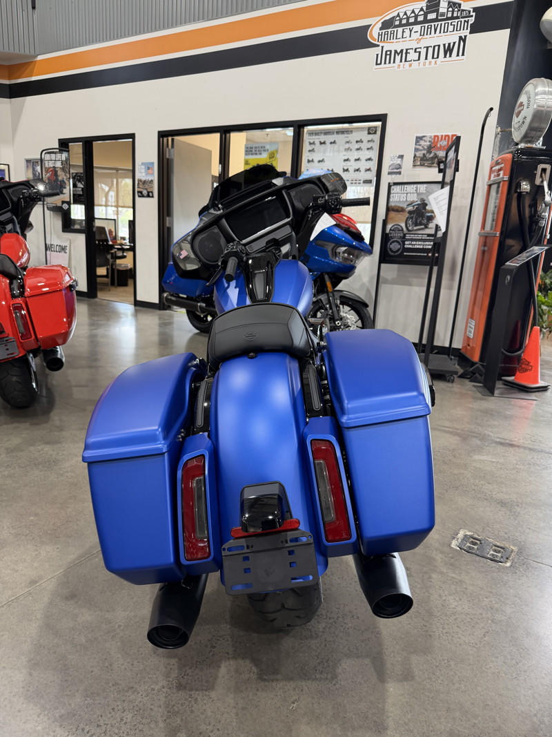 Street Glide®
