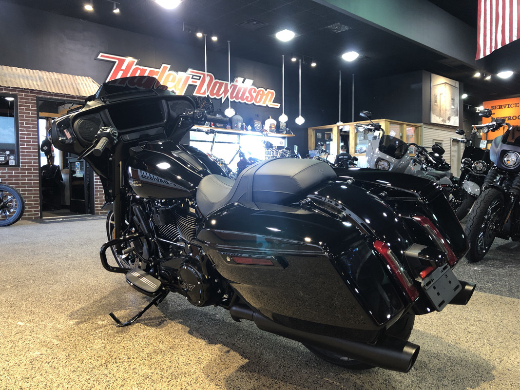 Street Glide®