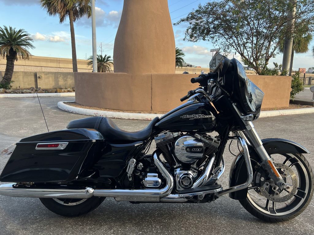 Street Glide®