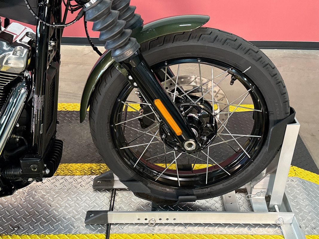 Street Bob®