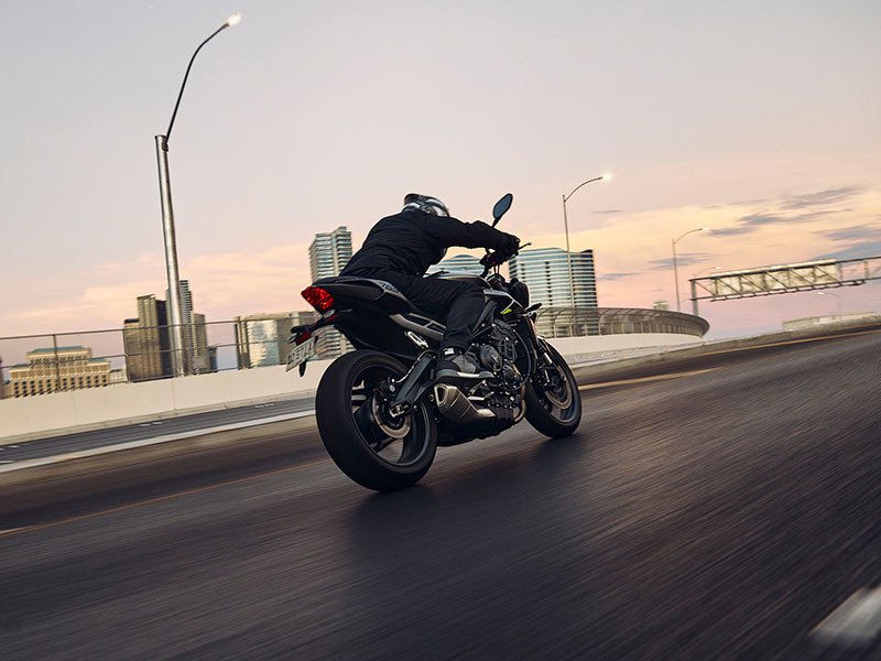 Street Triple R