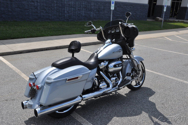 Street Glide®
