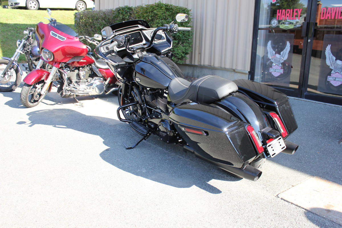Road Glide®
