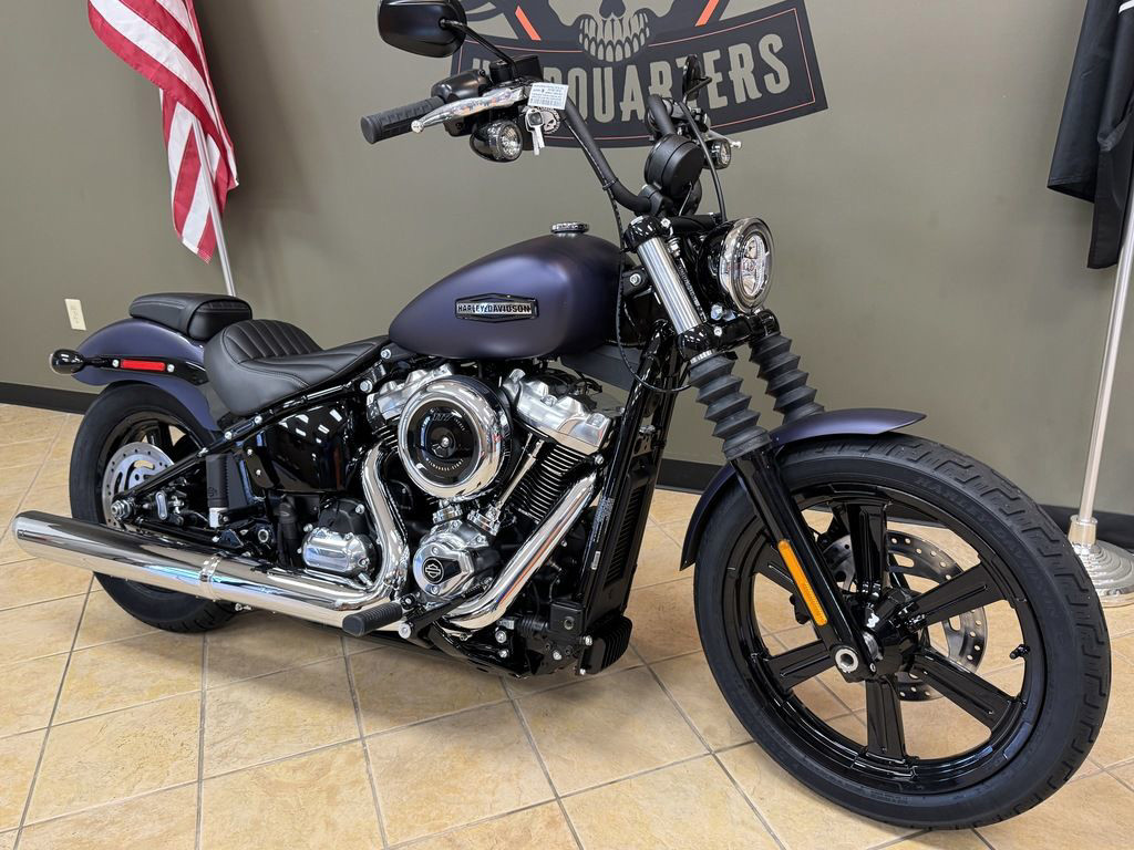 Street Bob®