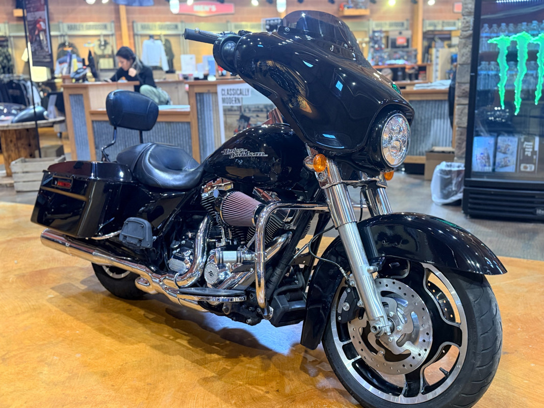 Street Glide®