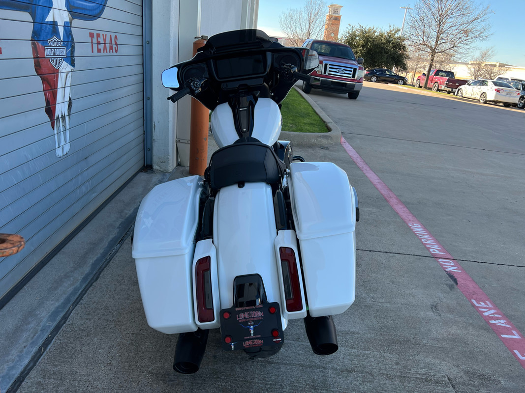 Street Glide®