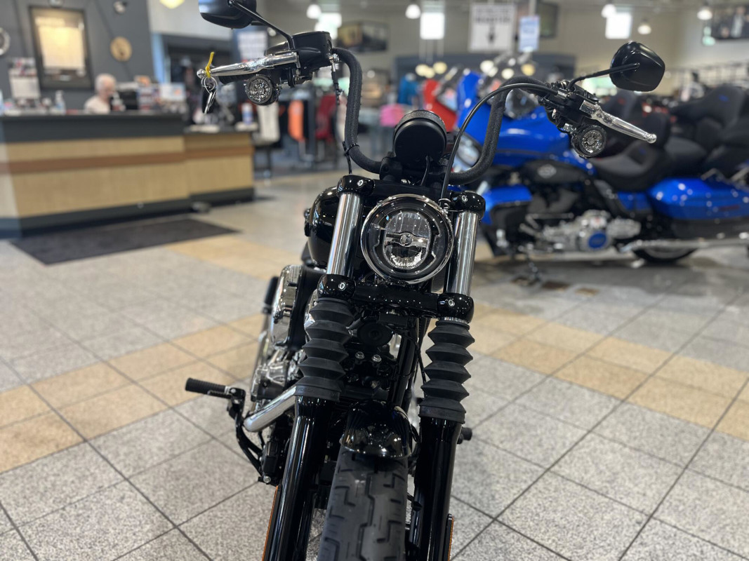 Street Bob®