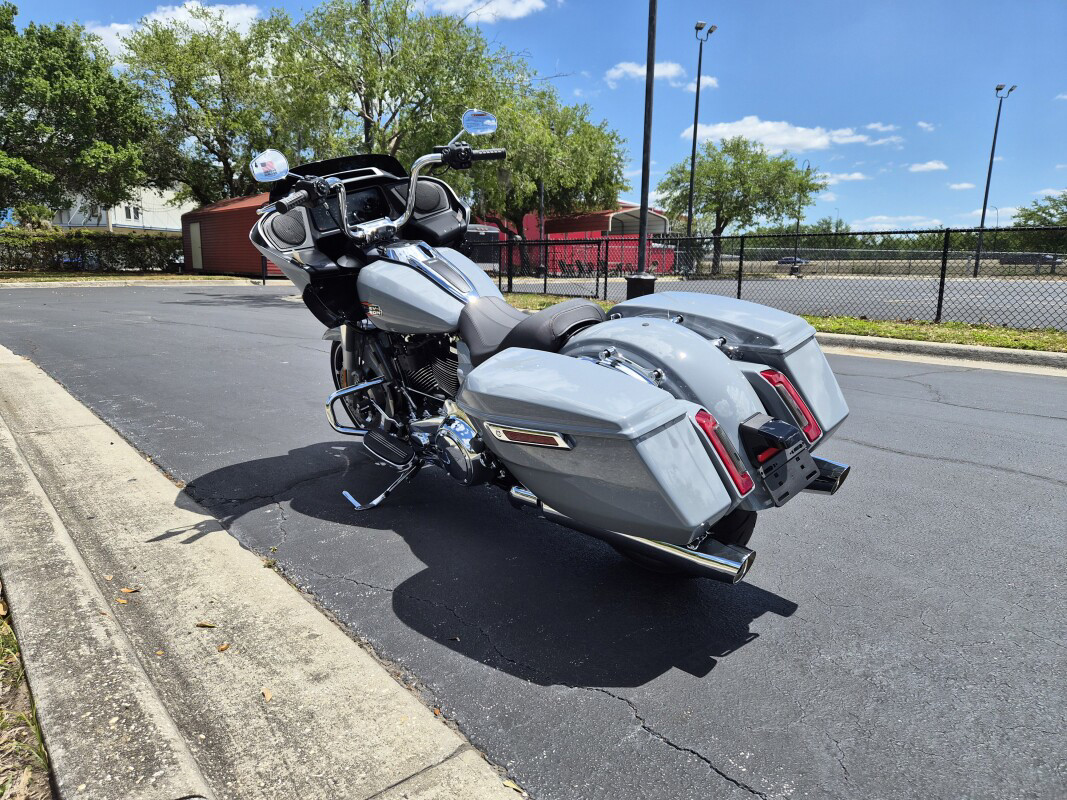 Road Glide®