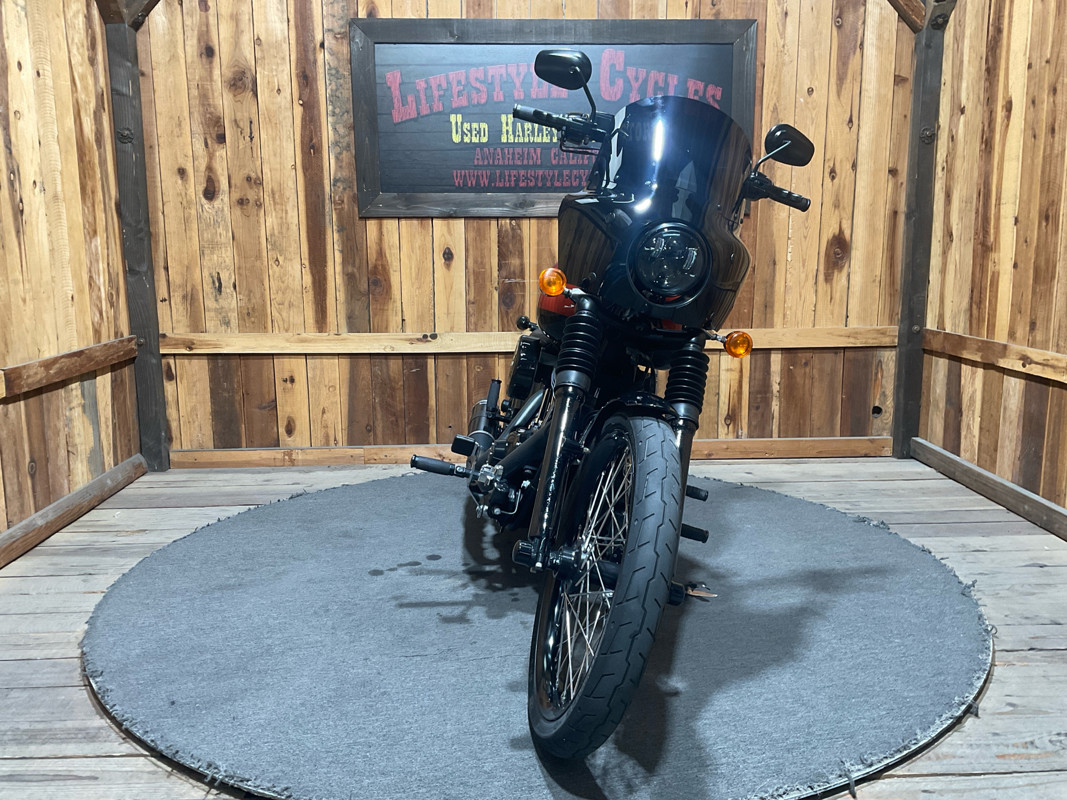 Softail® Blackline™