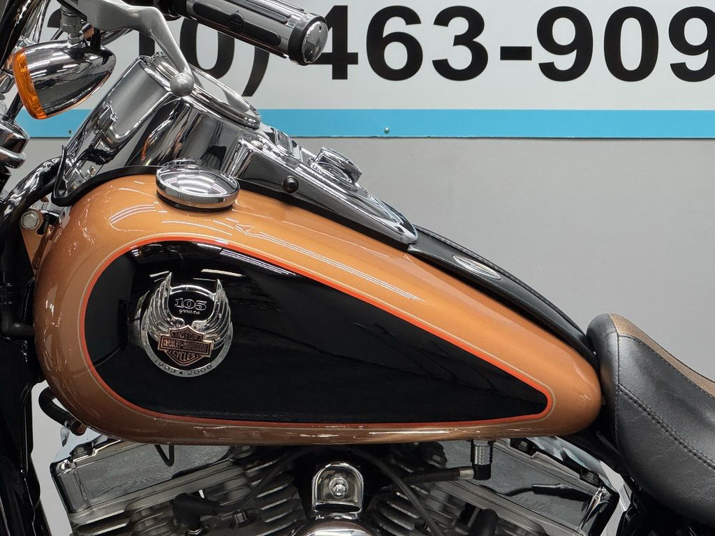 Dyna® Super Glide® Custom Anniversary