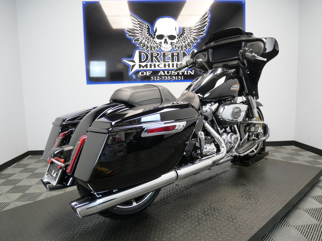 Street Glide®