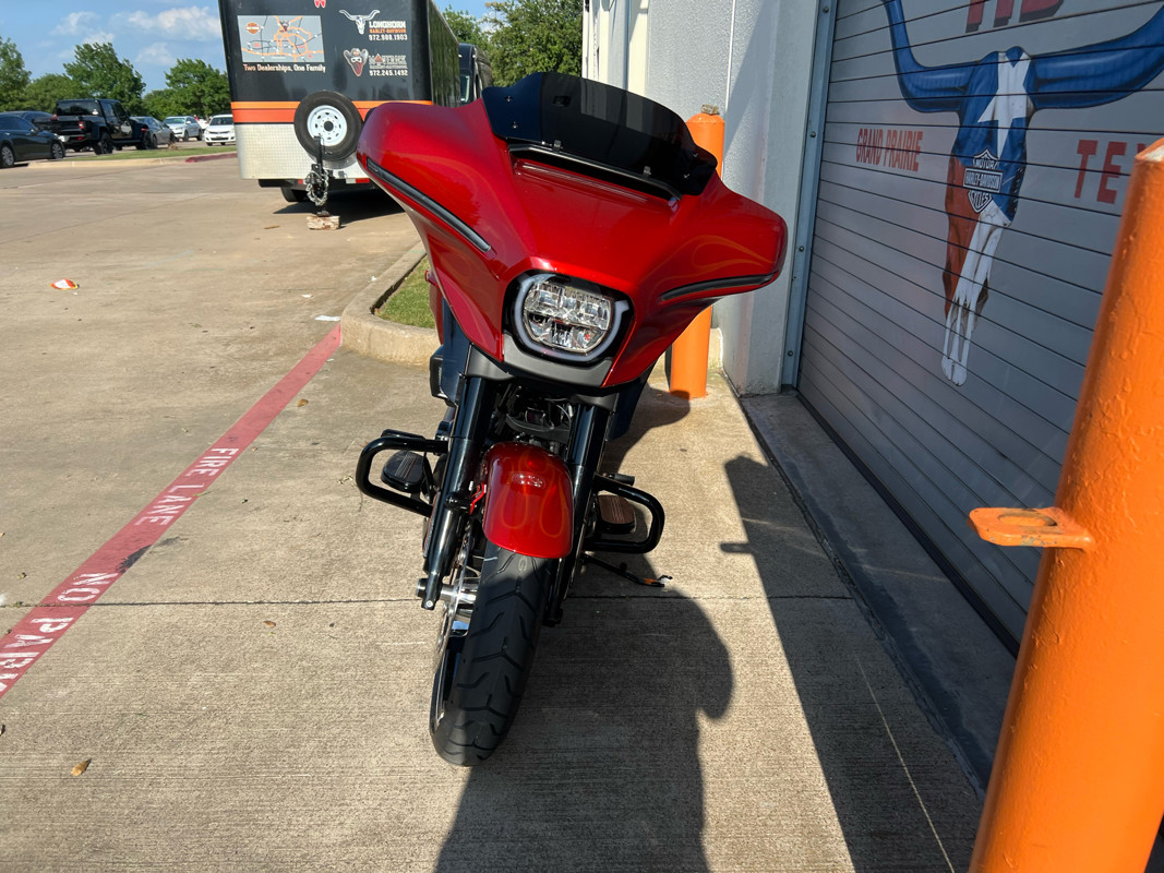 Street Glide®
