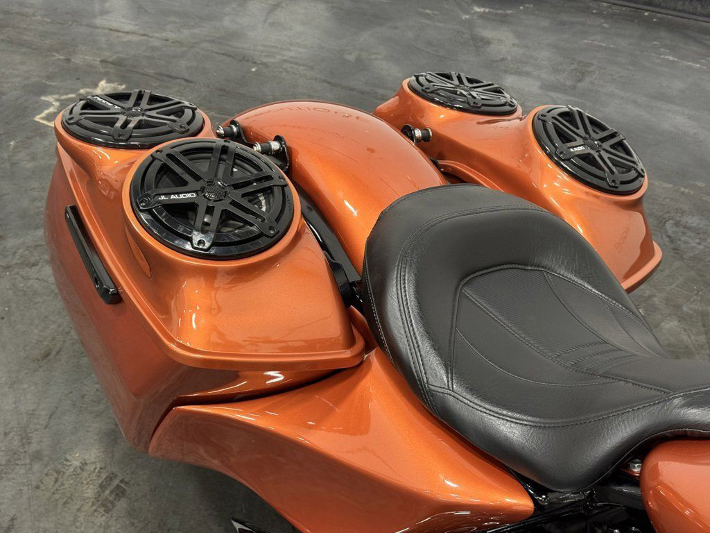 CVO™ Road Glide® Custom 