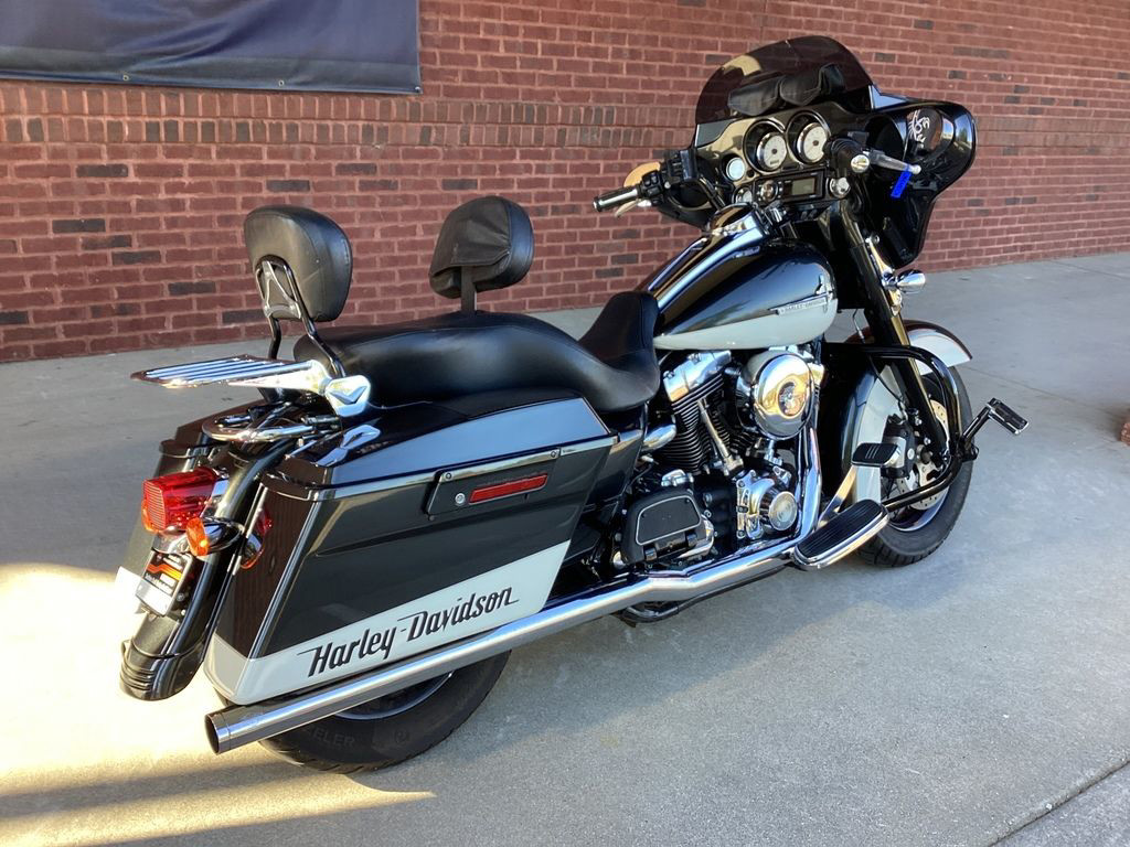 Street Glide®