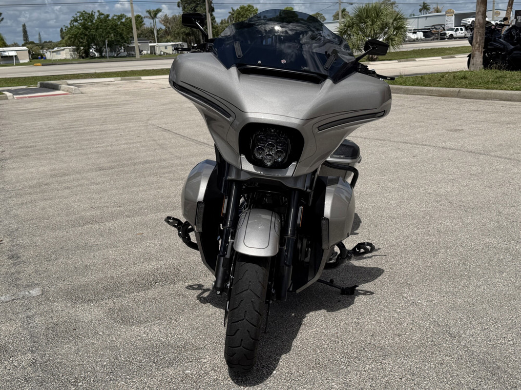 CVO® Street Glide®