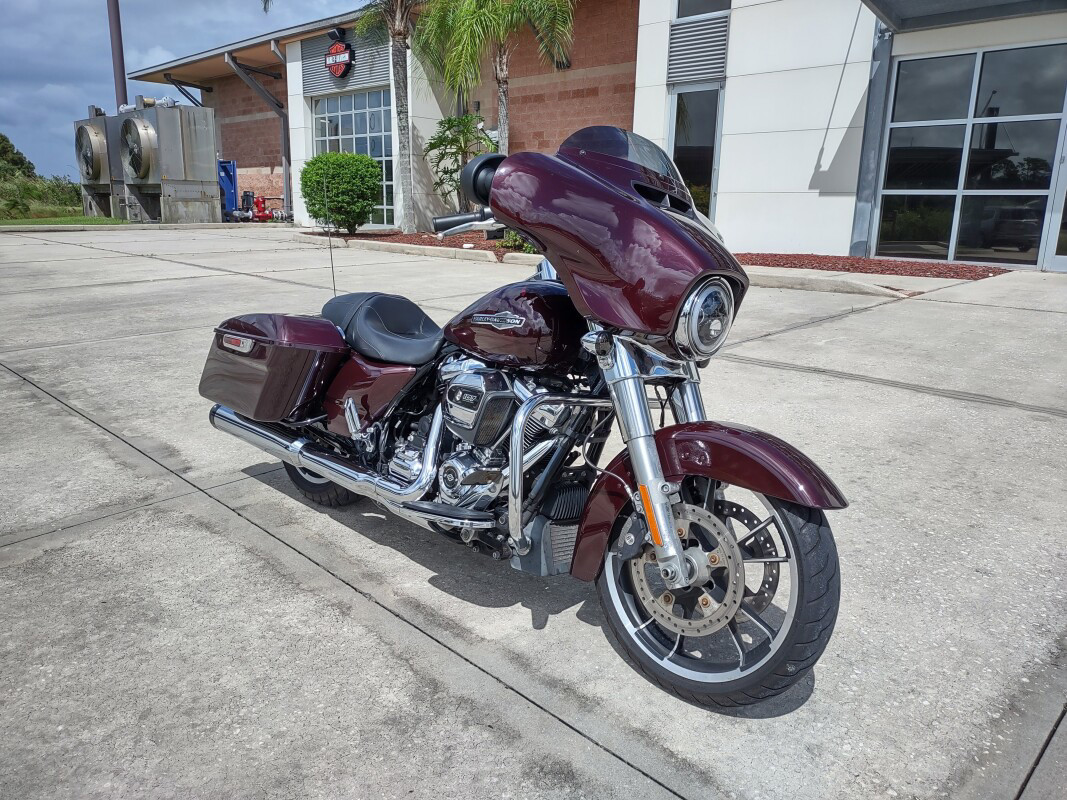 Street Glide®