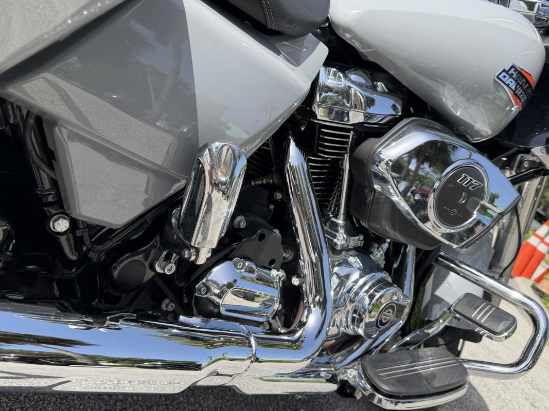 Road Glide®