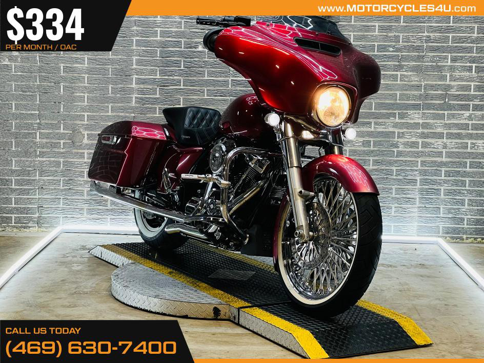 Street Glide®
