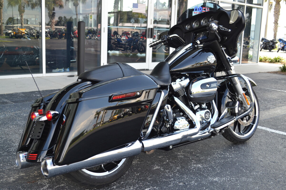 Street Glide®