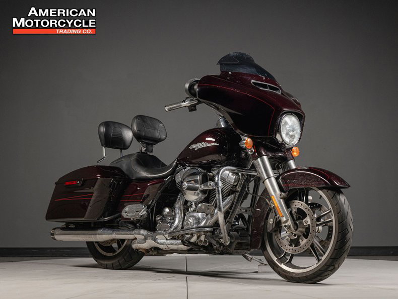 Street Glide®