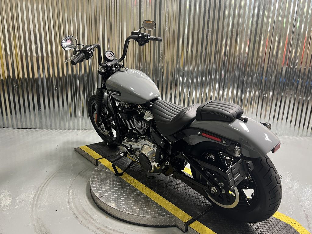 Street Bob®