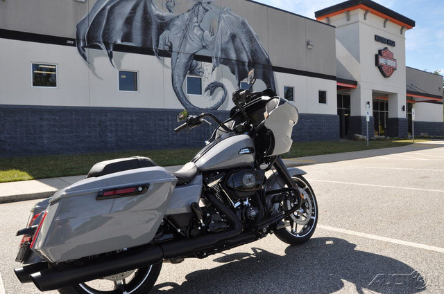 Road Glide®