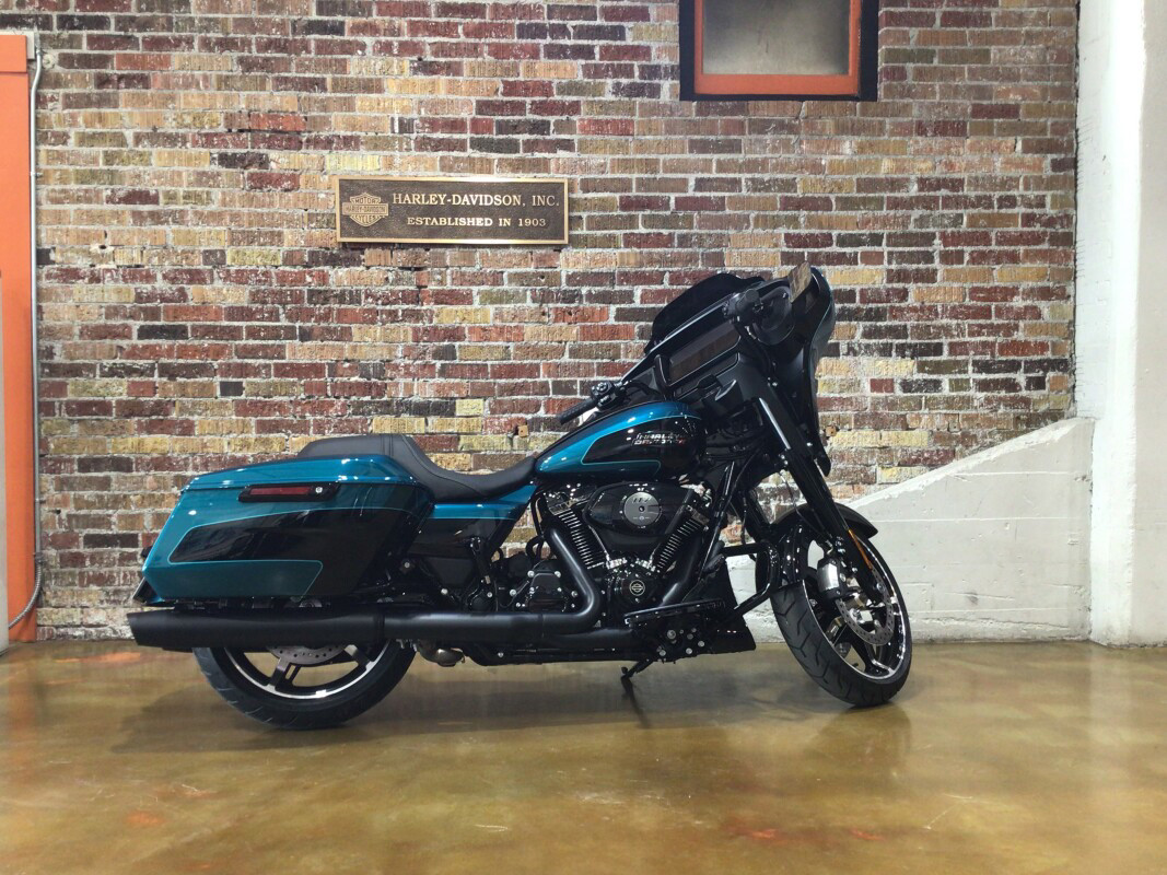 Street Glide®