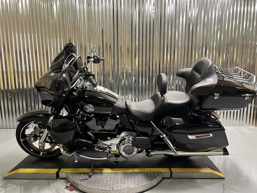 Street Glide® Ultra