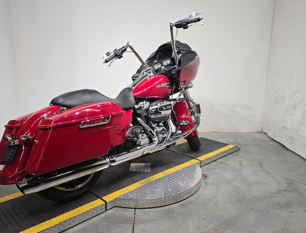 Road Glide®
