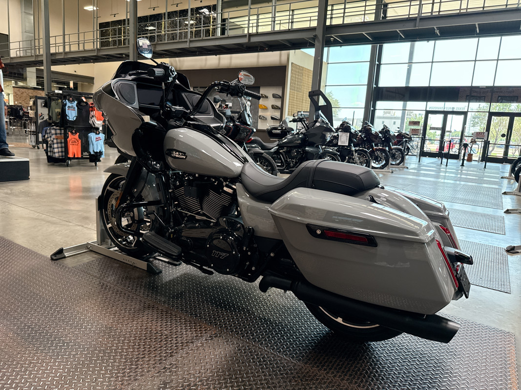 Road Glide®