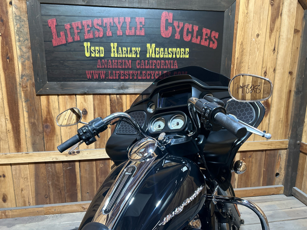 Road Glide®