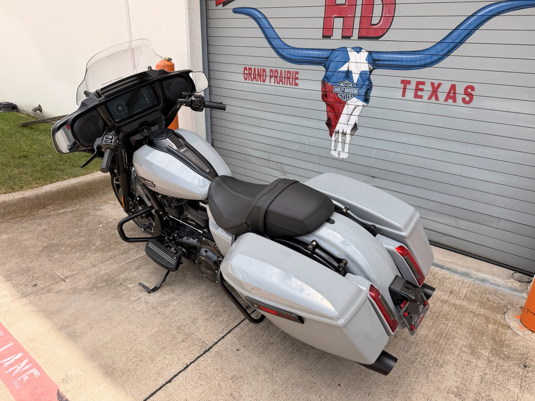 Street Glide®