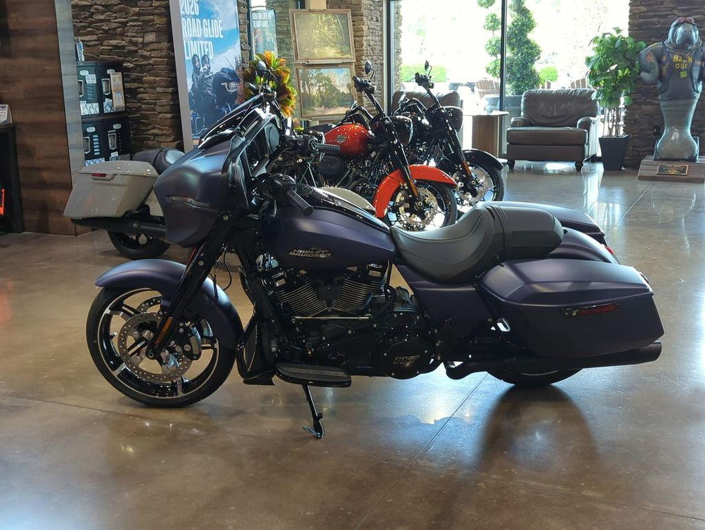 Street Glide®