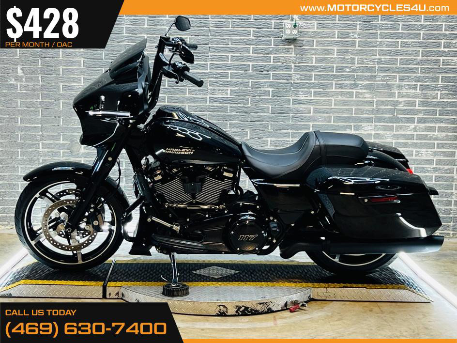 Street Glide®
