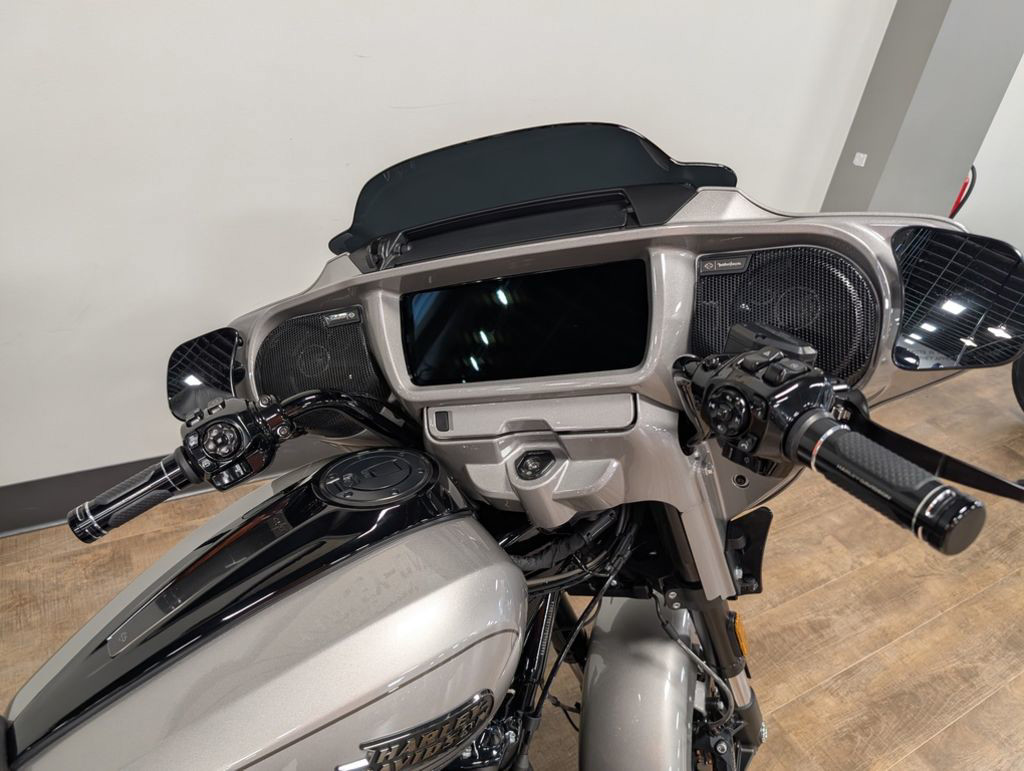 CVO® Street Glide®